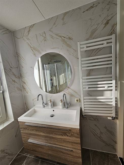 Bathroom & Toilet